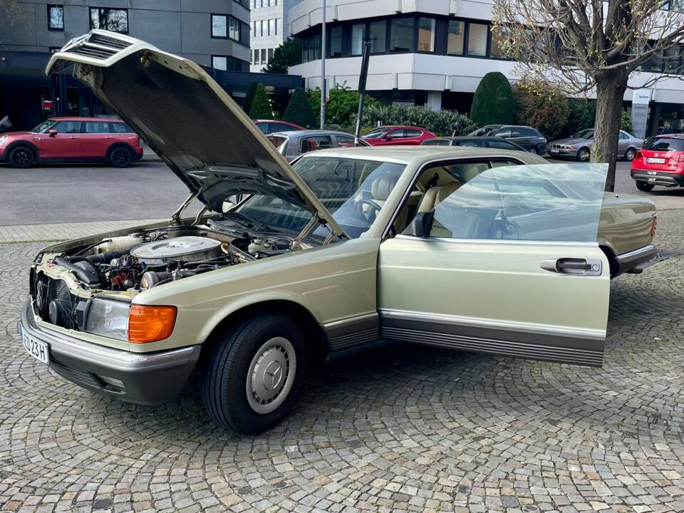Bild 58/65 von Mercedes-Benz 380 SEC (1983)