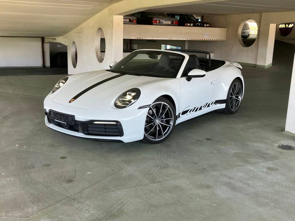 Image 4/22 de Porsche 911 Carrera (2023)