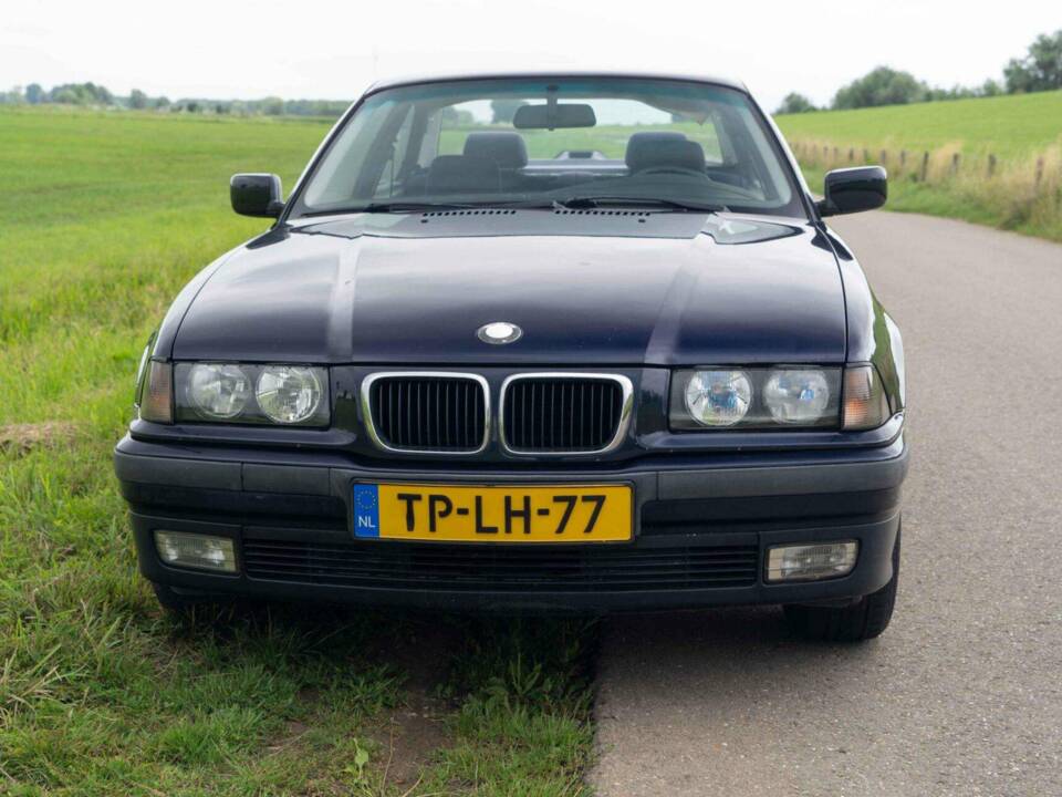 Bild 13/40 von BMW 316i (1998)