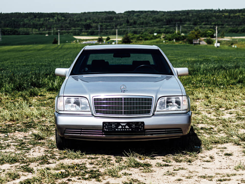 Image 4/57 de Mercedes-Benz 500 SE (1992)