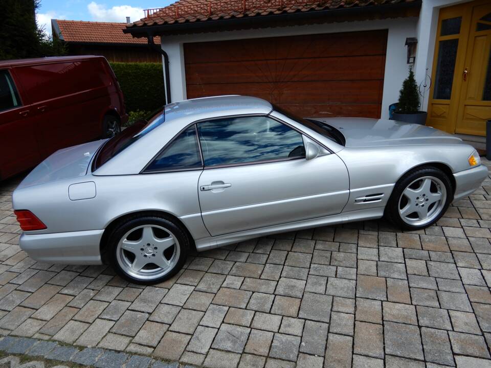 Image 15/25 of Mercedes-Benz SL 500 (2000)