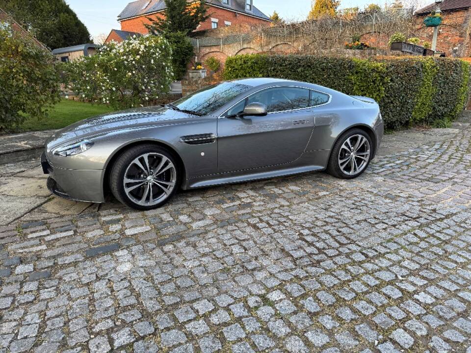 Afbeelding 33/49 van Aston Martin V12 Vantage (2009)