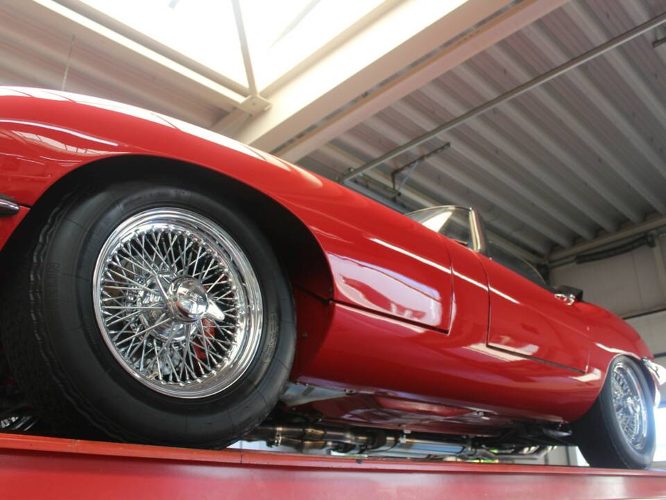 Image 8/50 de Jaguar Type E 3.8 (1964)