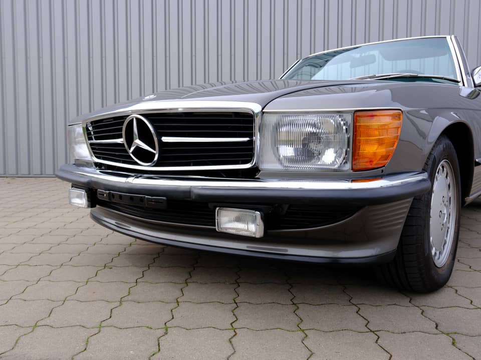 Image 36/96 of Mercedes-Benz 560 SL (1987)