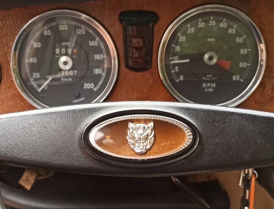Image 9/9 of Jaguar XJ 6 2.8 (1970)