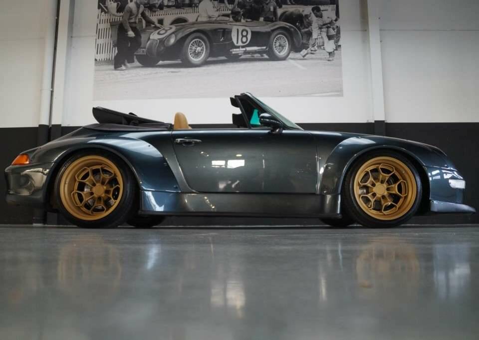 Image 27/50 of Porsche 911 Carrera RWB (1995)