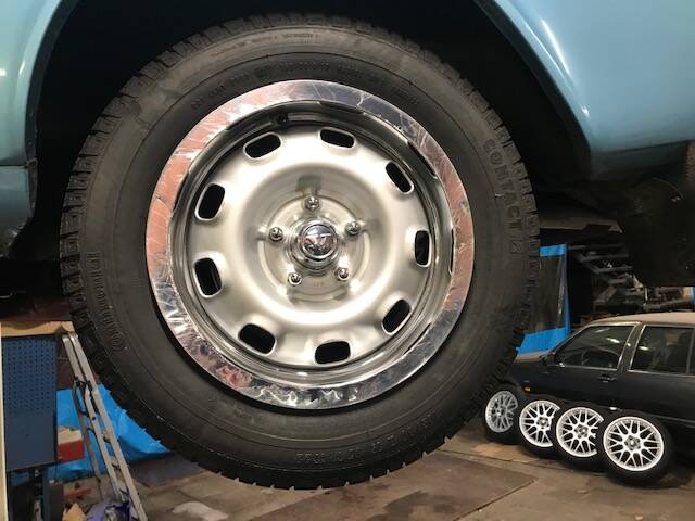 Image 74/91 of Volvo P 144 GL (1972)