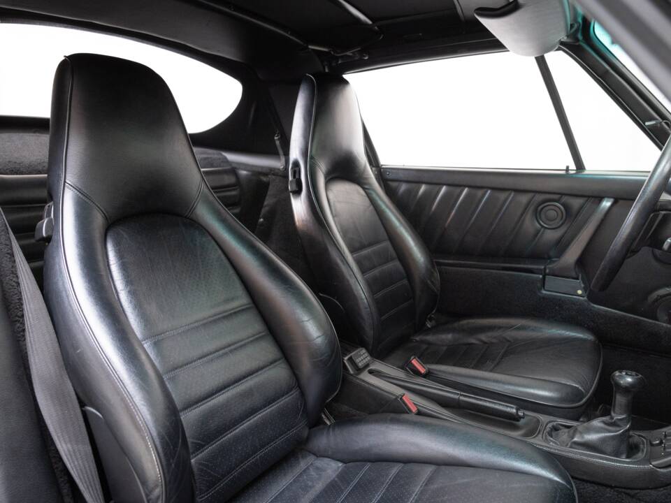 Bild 21/30 von Porsche 911 Carrera 4 (1990)