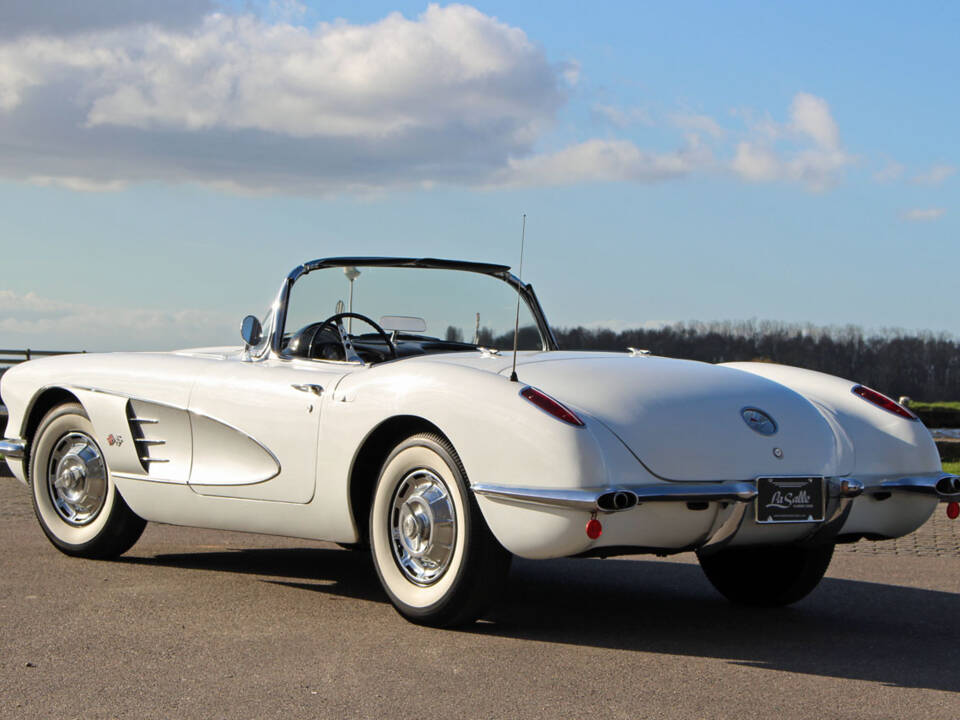 Image 20/20 of Chevrolet Corvette (1960)