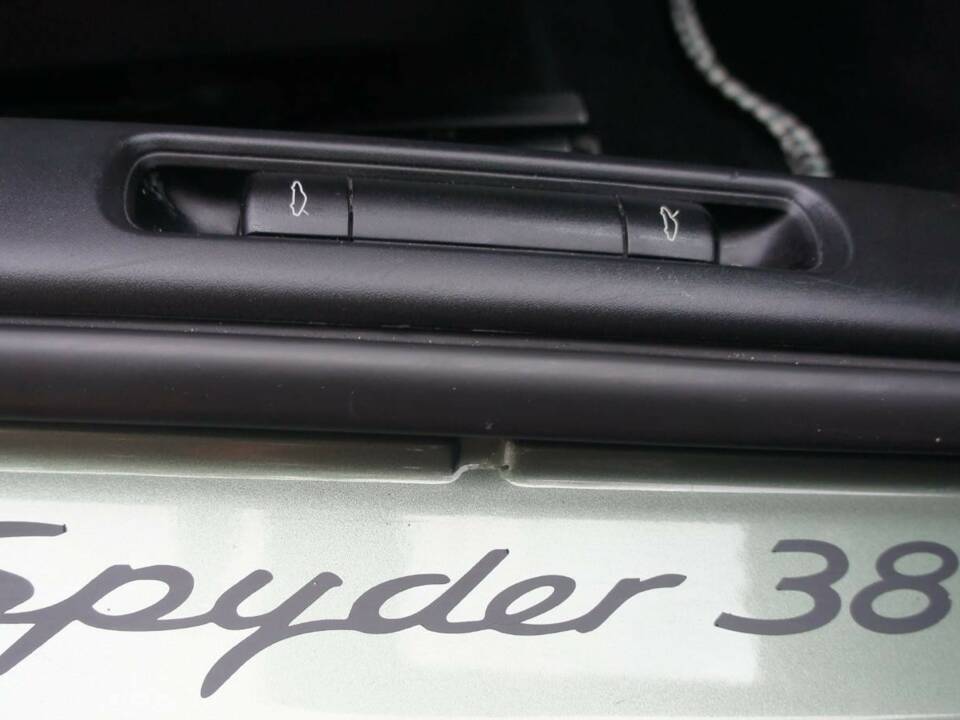 Image 76/99 of Porsche Boxster S (2005)