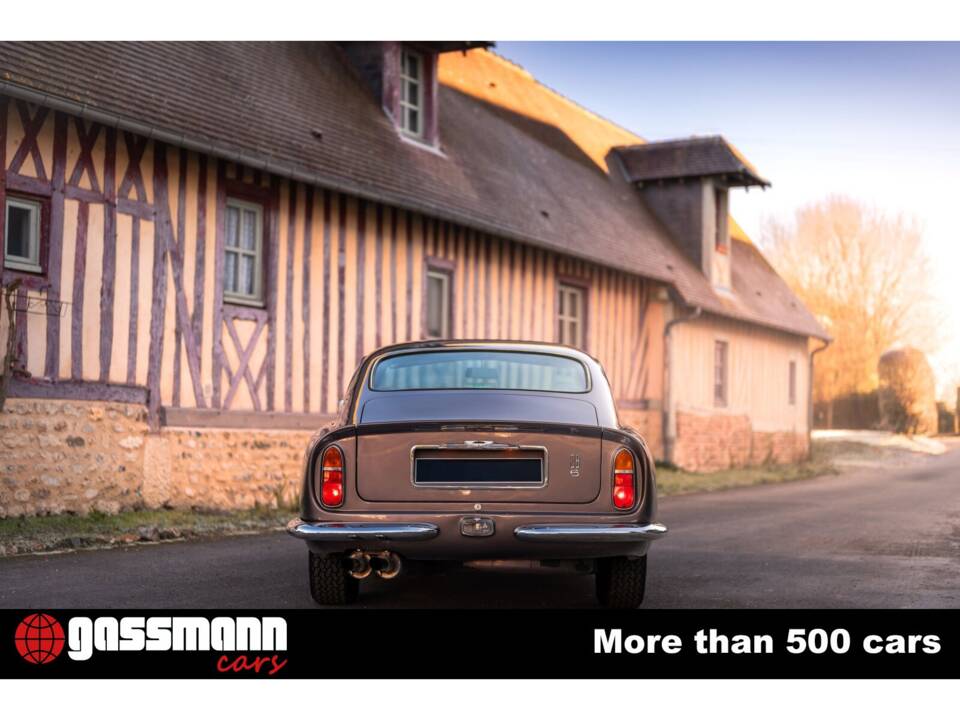 Image 7/15 of Aston Martin DB 6 Vantage (1967)