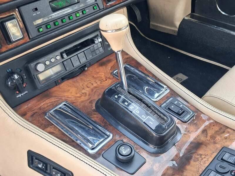 Image 15/41 of Jaguar XJRS 6.0 (1990)