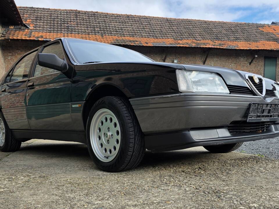 Bild 23/55 von Alfa Romeo 164 2.0 (1989)