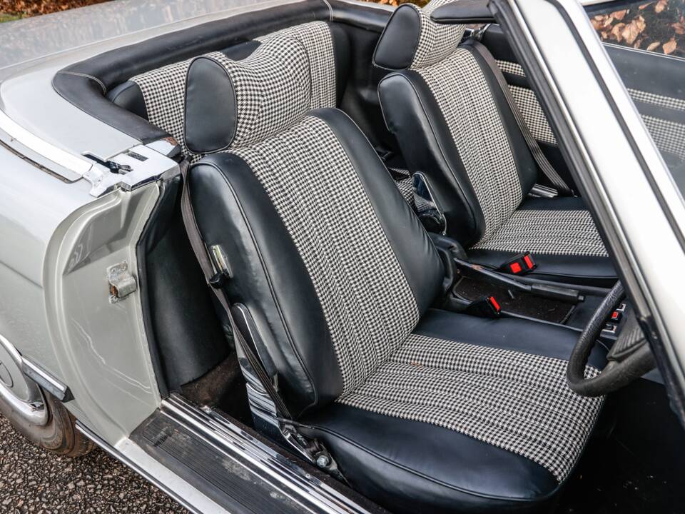 Image 29/40 of Mercedes-Benz 450 SL (1977)