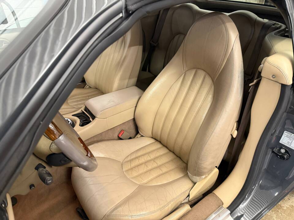 Image 8/21 of Jaguar XKR (1998)