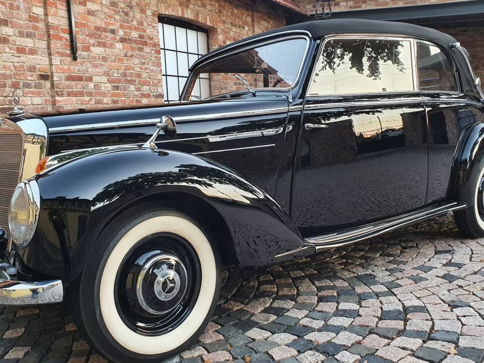 Image 13/22 de Mercedes-Benz 220 Cabriolet B (1953)