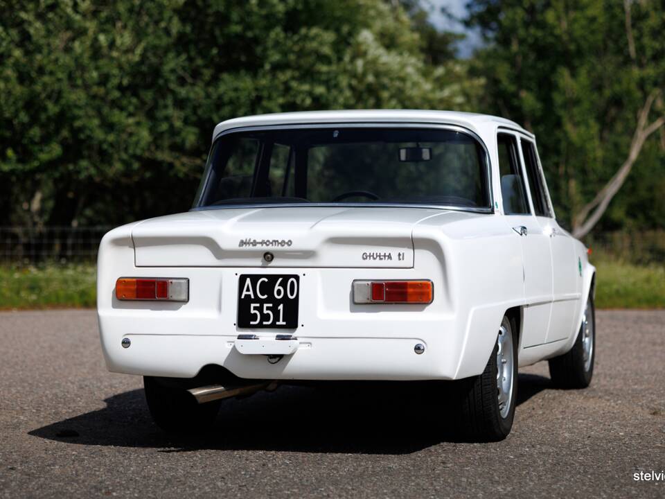 Image 10/40 de Alfa Romeo Giulia 1600 TI (1967)