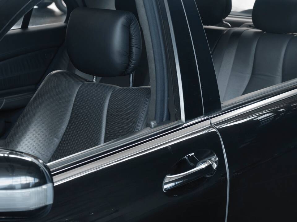 Bild 49/50 von Mercedes-Benz S 600 L (2001)