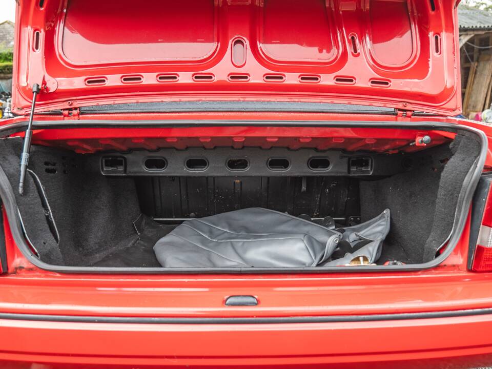Immagine 18/50 di Ford Escort IV XR3i (1987)