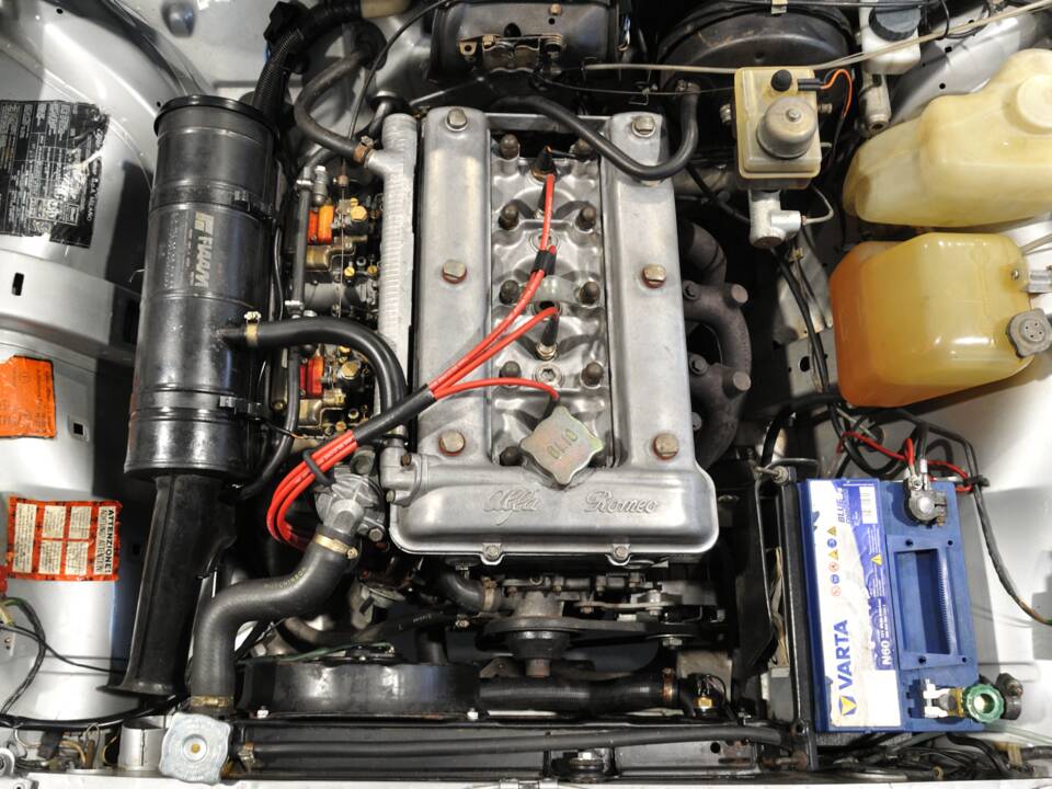 Bild 12/25 von Alfa Romeo Alfetta GTV 2.0 L (1980)