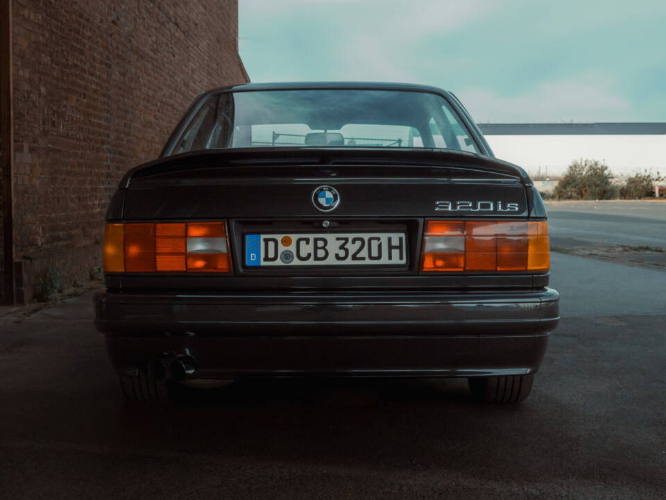 Image 23/42 of BMW 320is (1989)