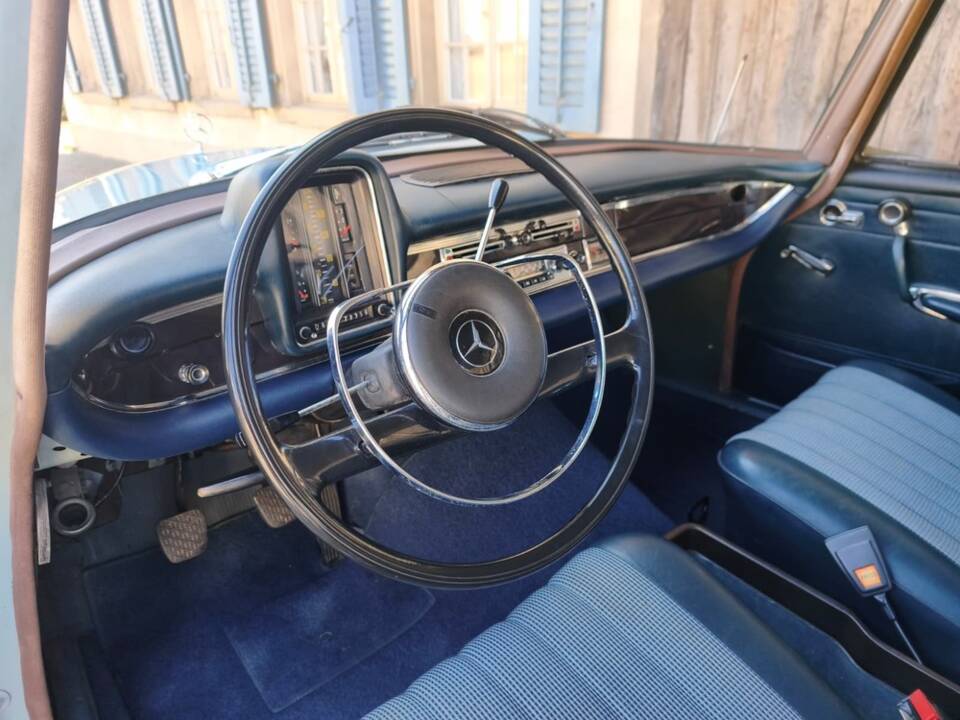 Afbeelding 11/25 van Mercedes-Benz 200 (1967)