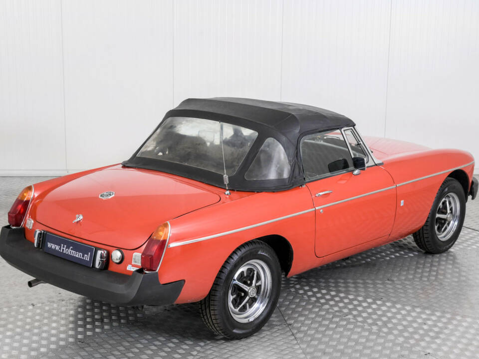 Image 46/50 of MG MGB (1976)