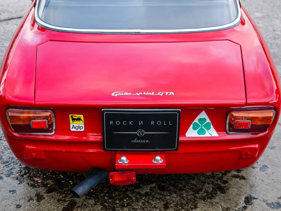 Image 17/31 of Alfa Romeo Giulia Sprint GTA (1966)