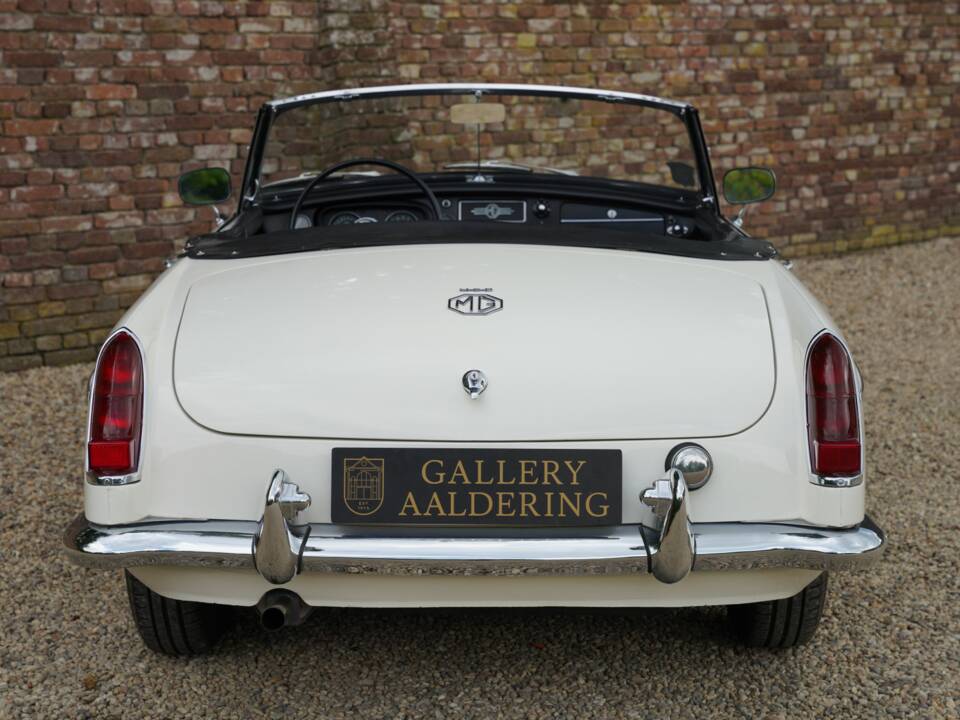 Bild 6/50 von MG MGB (1966)