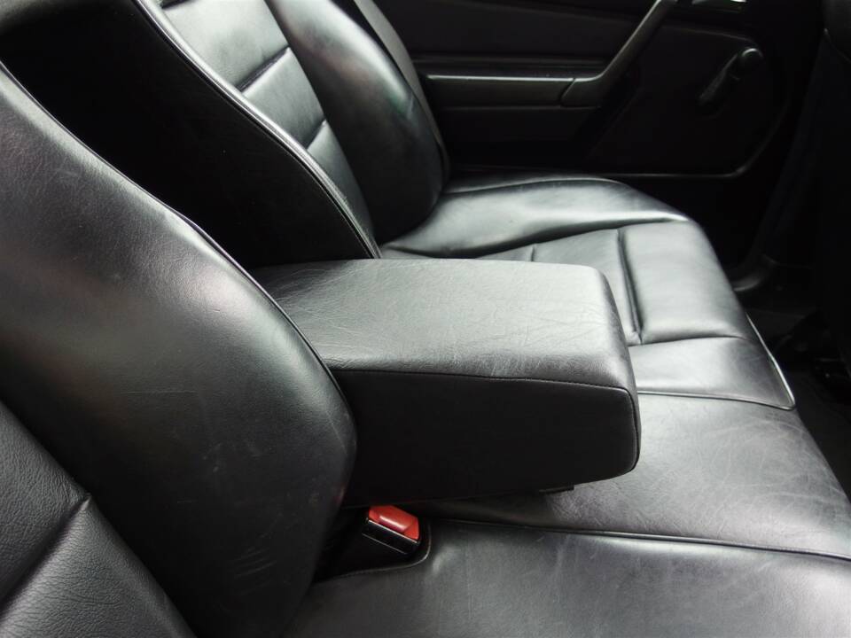 Immagine 60/98 di Mercedes-Benz 190 E 2.3-16 (1985)