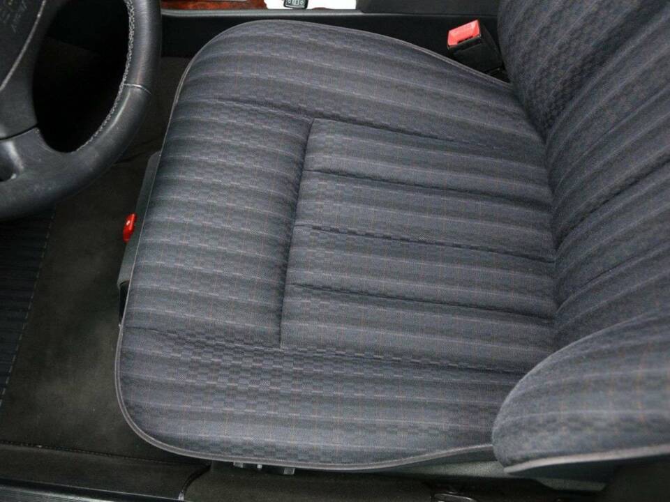 Bild 11/50 von Mercedes-Benz 300 E-24 (1992)