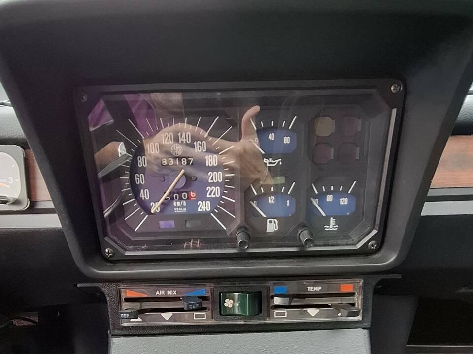 Image 11/13 of Alfa Romeo GTV 2.0 (1981)