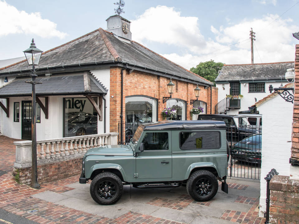 Bild 9/19 von Land Rover Defender 90 &quot;40th Anniversary Overfinch&quot; (2016)