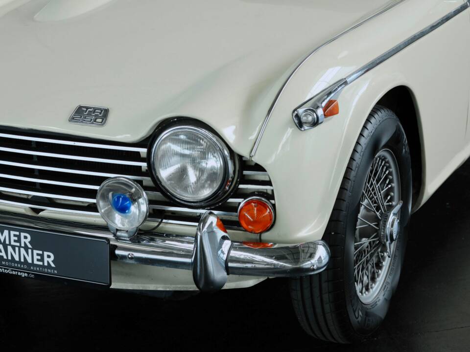 Bild 16/44 von Triumph TR 250 (1968)