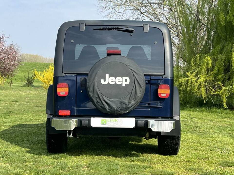 Image 2/38 of Jeep Wrangler Sport Hardtop 2.5 (1997)