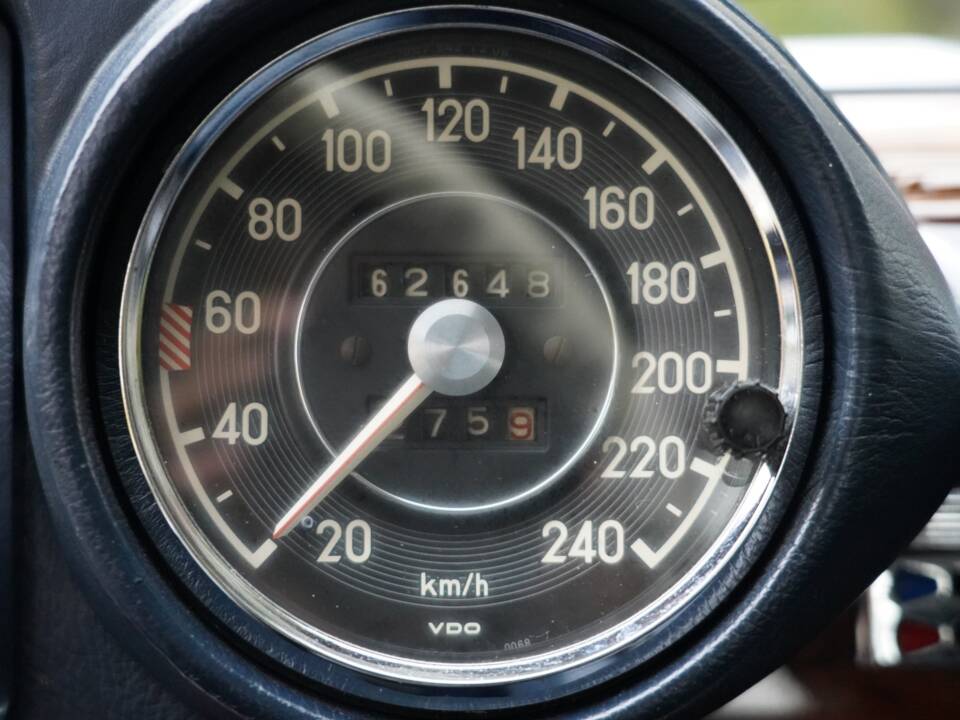 Image 4/15 of Mercedes-Benz 280 SE 3,5 (1971)