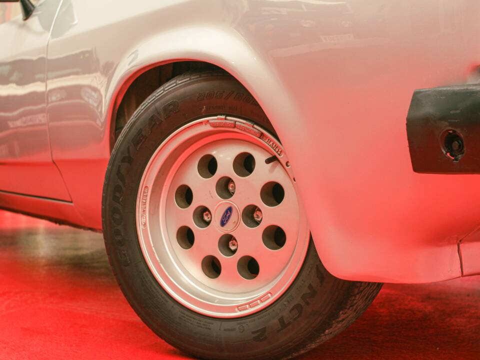 Image 3/34 of Ford Capri 2,8i (1981)