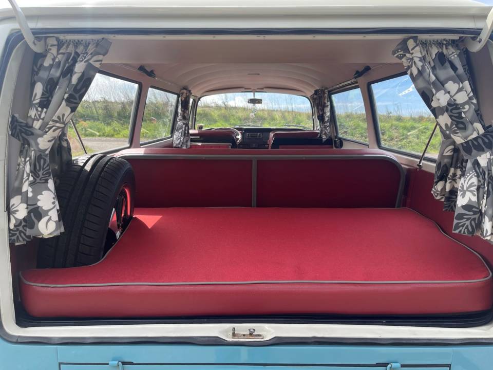 Immagine 8/13 di Volkswagen T2b Camper (1973)