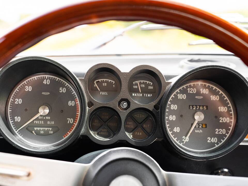 Image 42/53 of Alfa Romeo 2000 GT Veloce (1975)