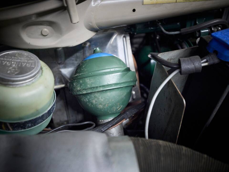 Image 77/97 of Citroën DS 20 Chapron (1972)