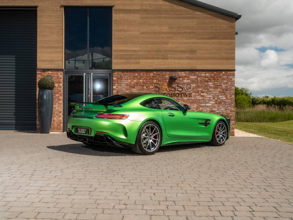 Image 31/67 of Mercedes-AMG GT-R (2018)