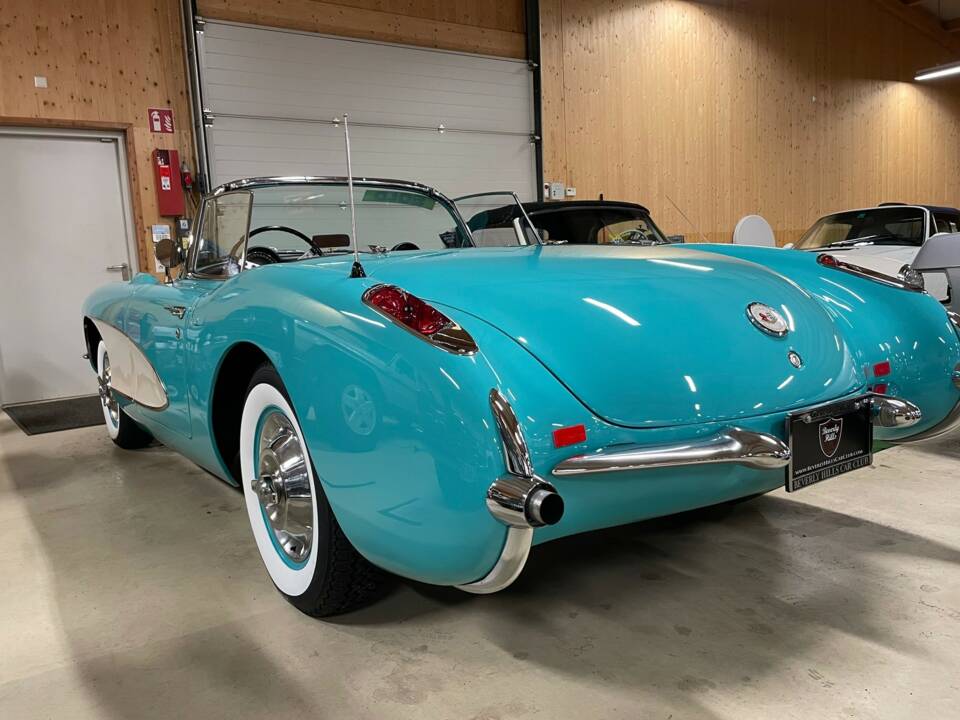 Image 10/71 of Chevrolet Corvette (1956)