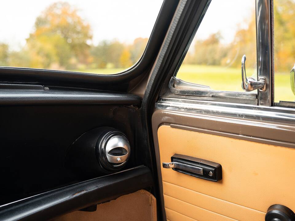 Immagine 32/36 di Innocenti Mini 1001 Export (1972)