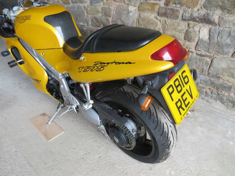 Bild 40/40 von Triumph DUMMY (1997)