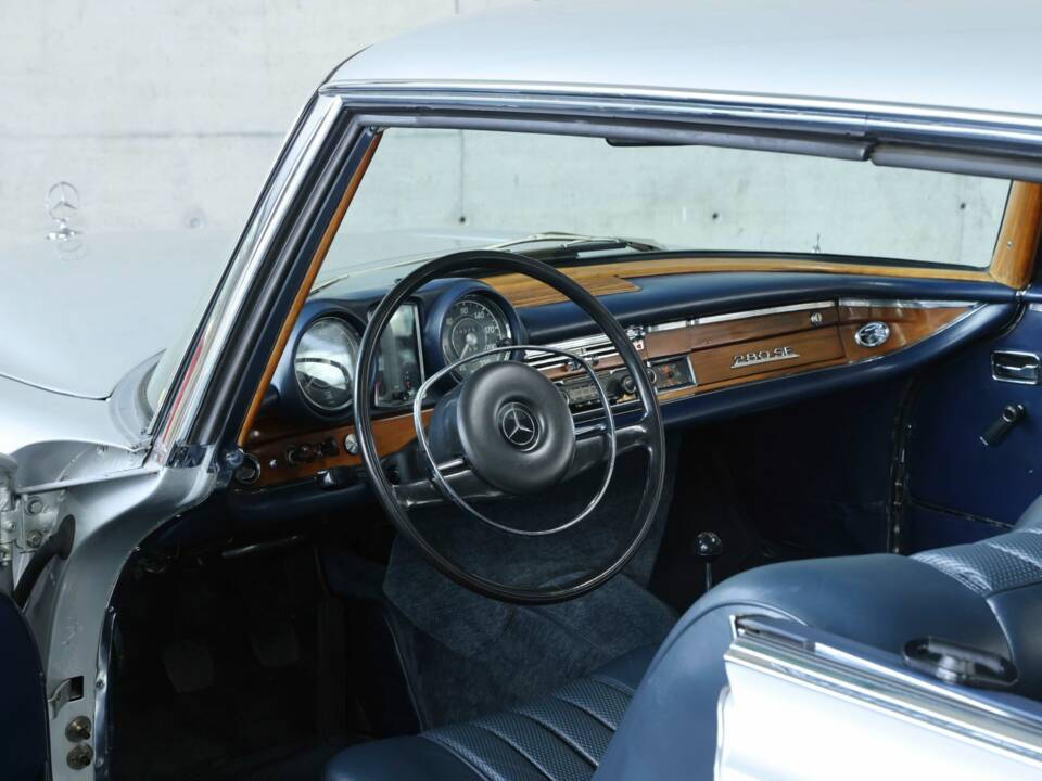 Afbeelding 18/50 van Mercedes-Benz 280 SE (1968)