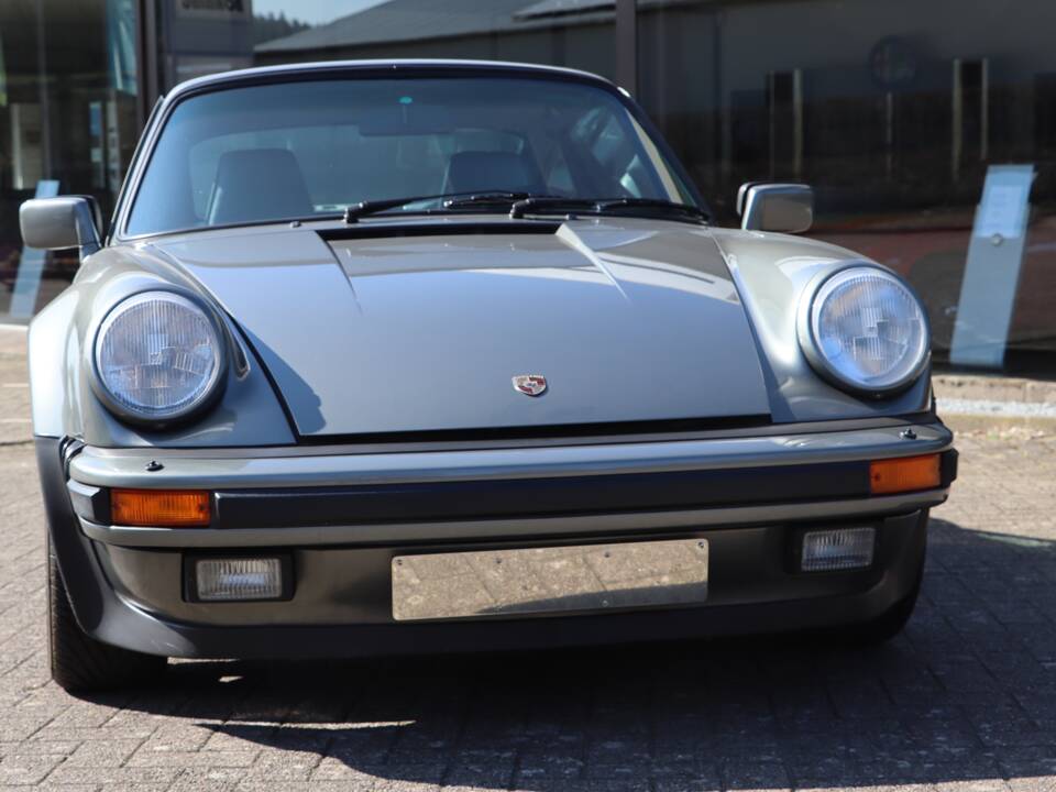 Imagen 51/52 de Porsche 911 Turbo 3.3 (1987)
