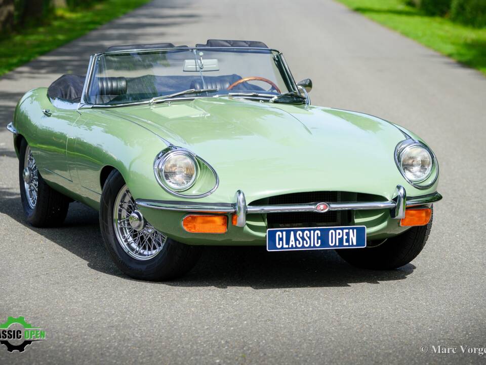 Image 14/60 de Jaguar E-Type (1969)