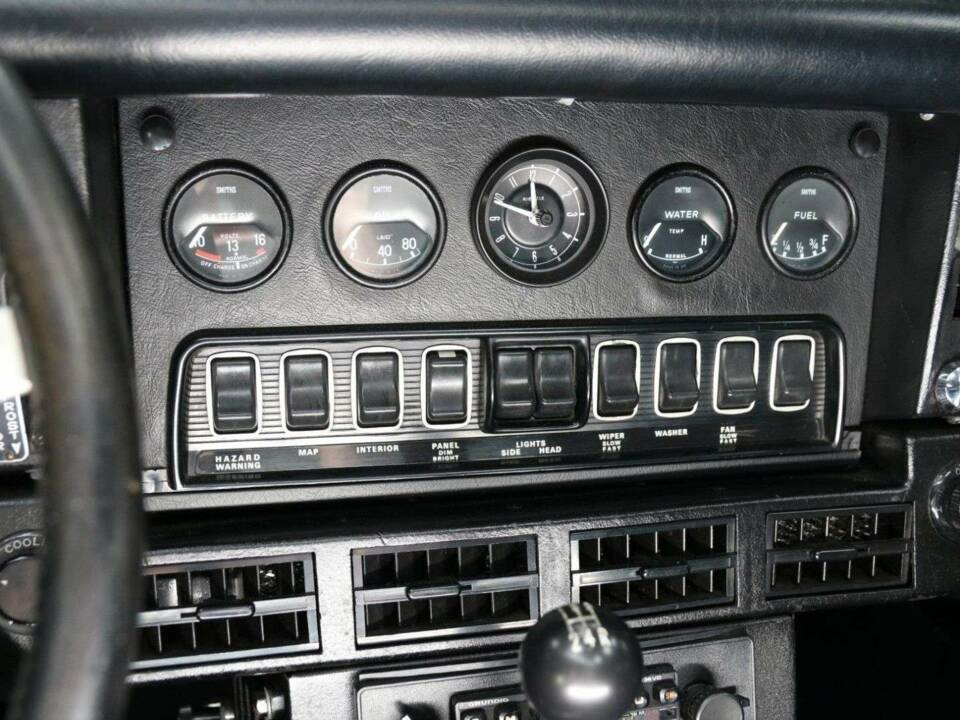 Image 18/49 de Jaguar Type E V12 (1974)