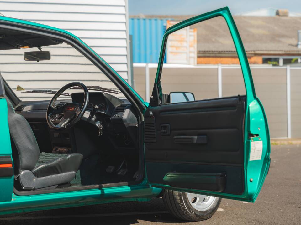 Bild 29/50 von Peugeot 205 GTi 1.9 (1991)