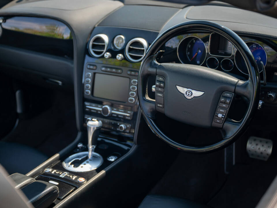 Image 8/12 of Bentley Continental GTC (2008)